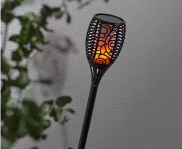 Flammande solcellslampa som efterlikar en fackla